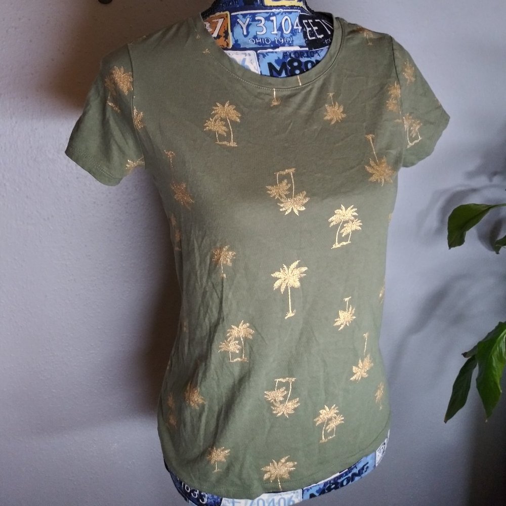 🔥OLD NAVY Earth Green Palm Tree Shirt